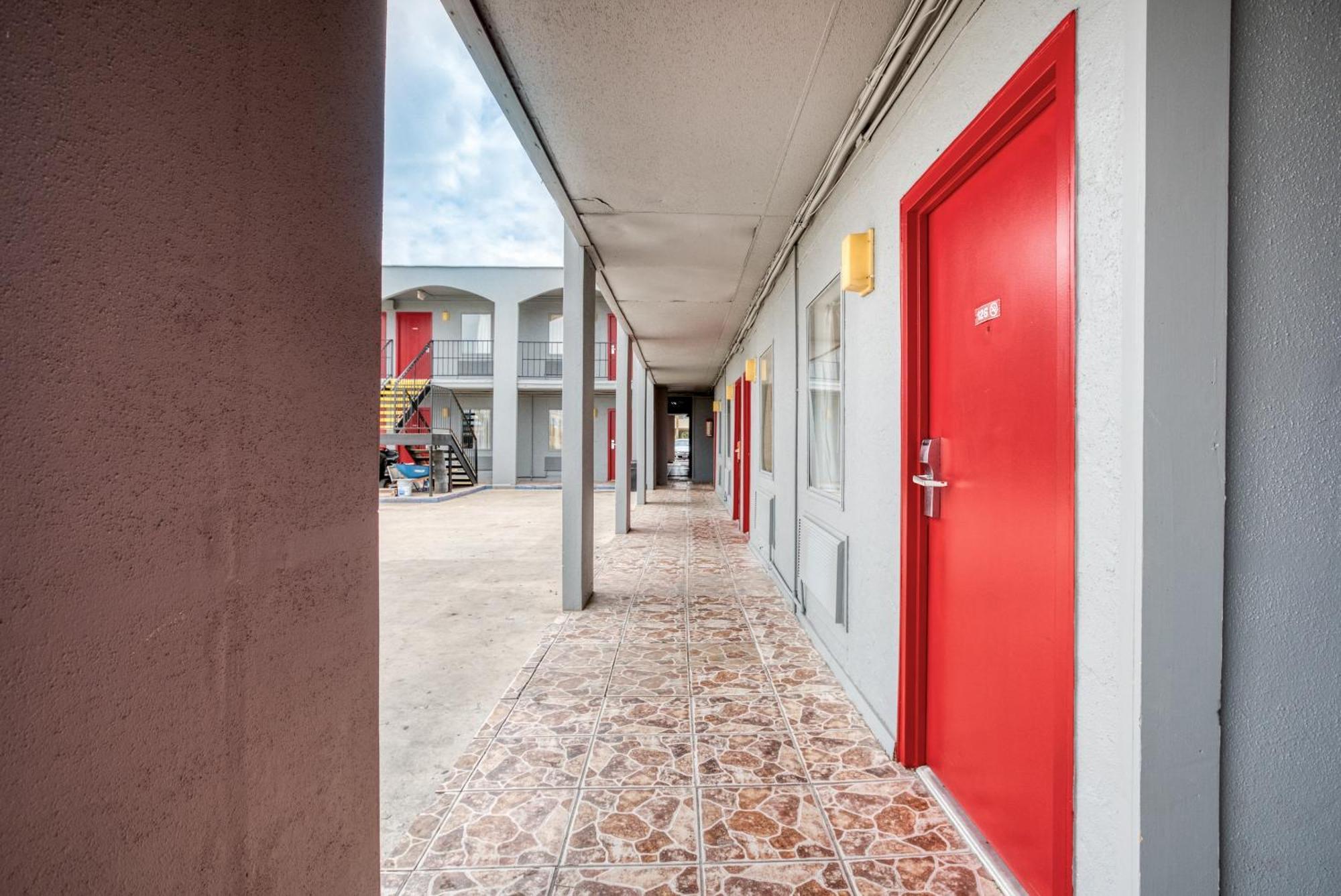 Oyo Hotel San Antonio Lackland Air Force Base West Extérieur photo