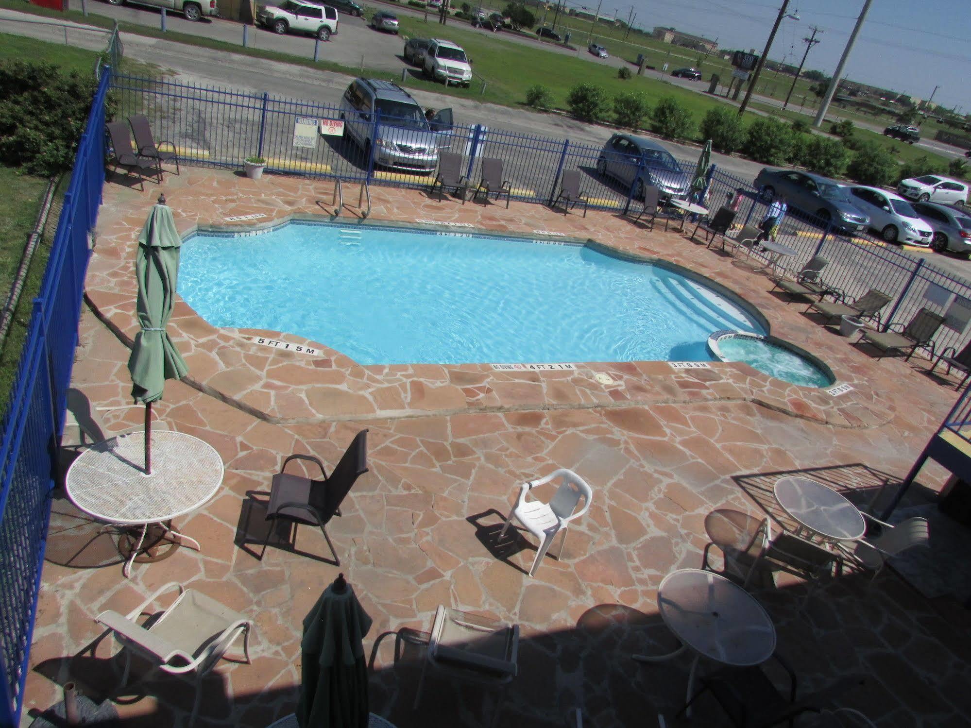 Oyo Hotel San Antonio Lackland Air Force Base West Extérieur photo